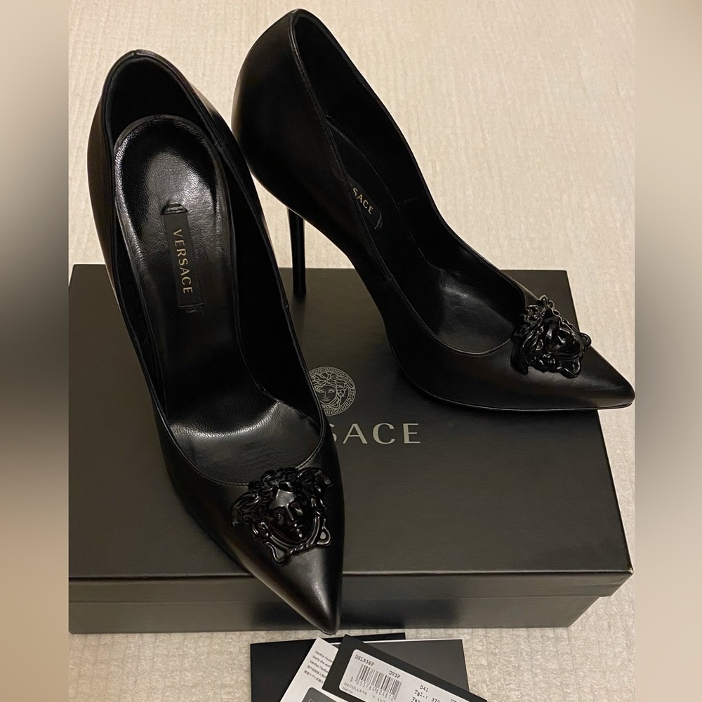 Versace Medusa Palazzo Pumps Size 37